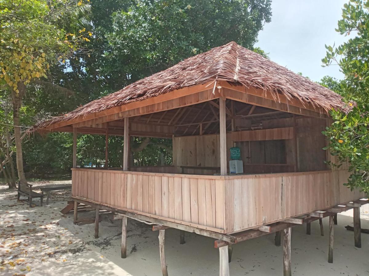 Arborek Diving Homestay R4 Besir Exterior photo